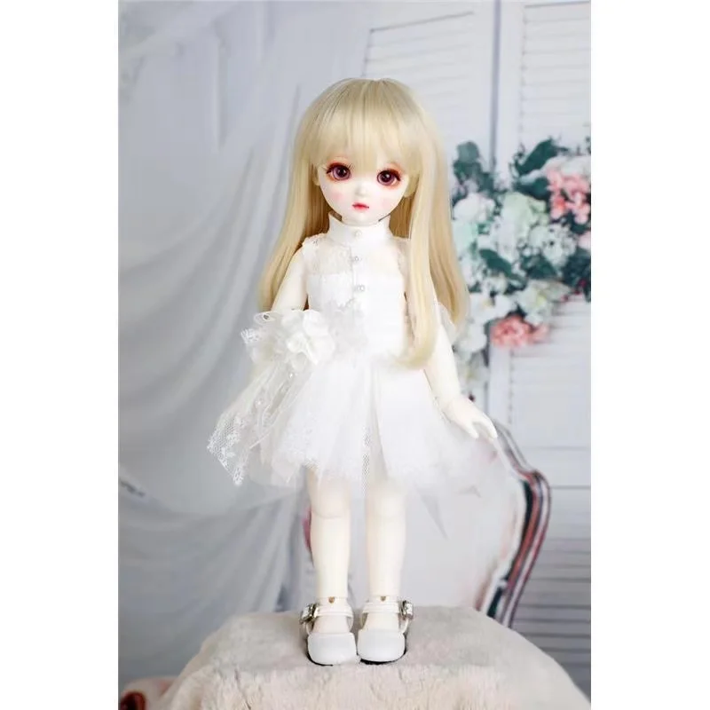

кукла 1/6 BJD SD Doll ,Girl White Lace Dress Doll Send Socks Sizeable