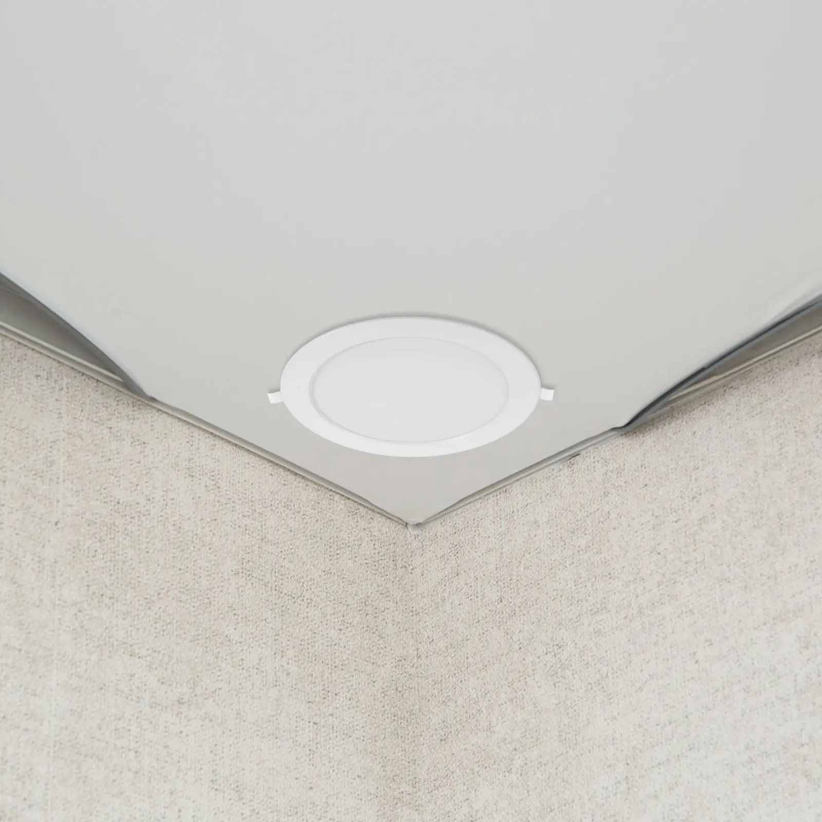 

Ultra-Thin Recessed Downlight Robust Metal Body Neutral Light Prevents Eye Strain Modern Design for Home Office Lighting