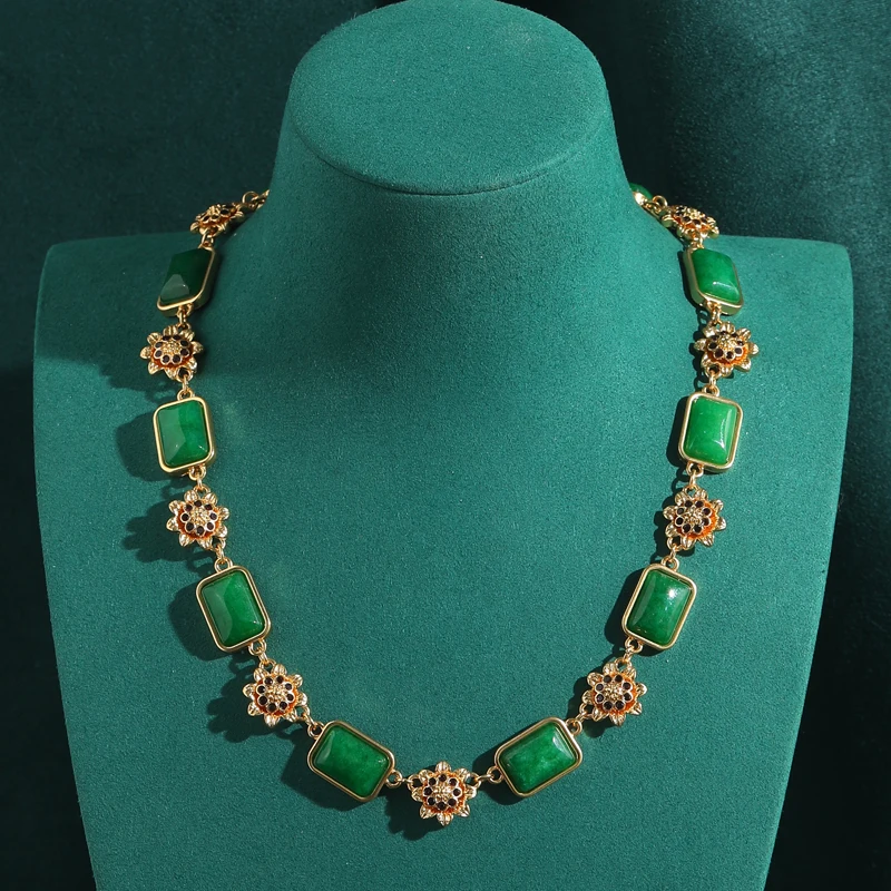 

Vintage Green Necklace Stones Glass With Gold Color Daisy Beads Choker Neck Accessories For Women Retro Mothers Day Gifts 2025