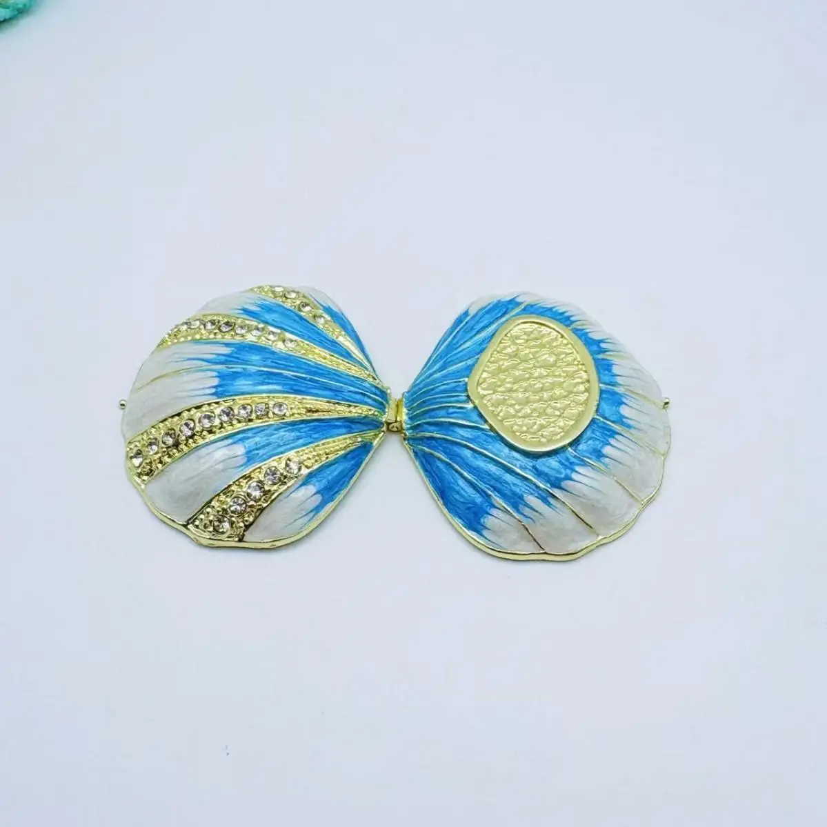 Enamel-colored Pearl And Shell Jewelry Box, Handcrafted Blue Shell Decorative Item, Flip-top Ring Jewelry Gift Box