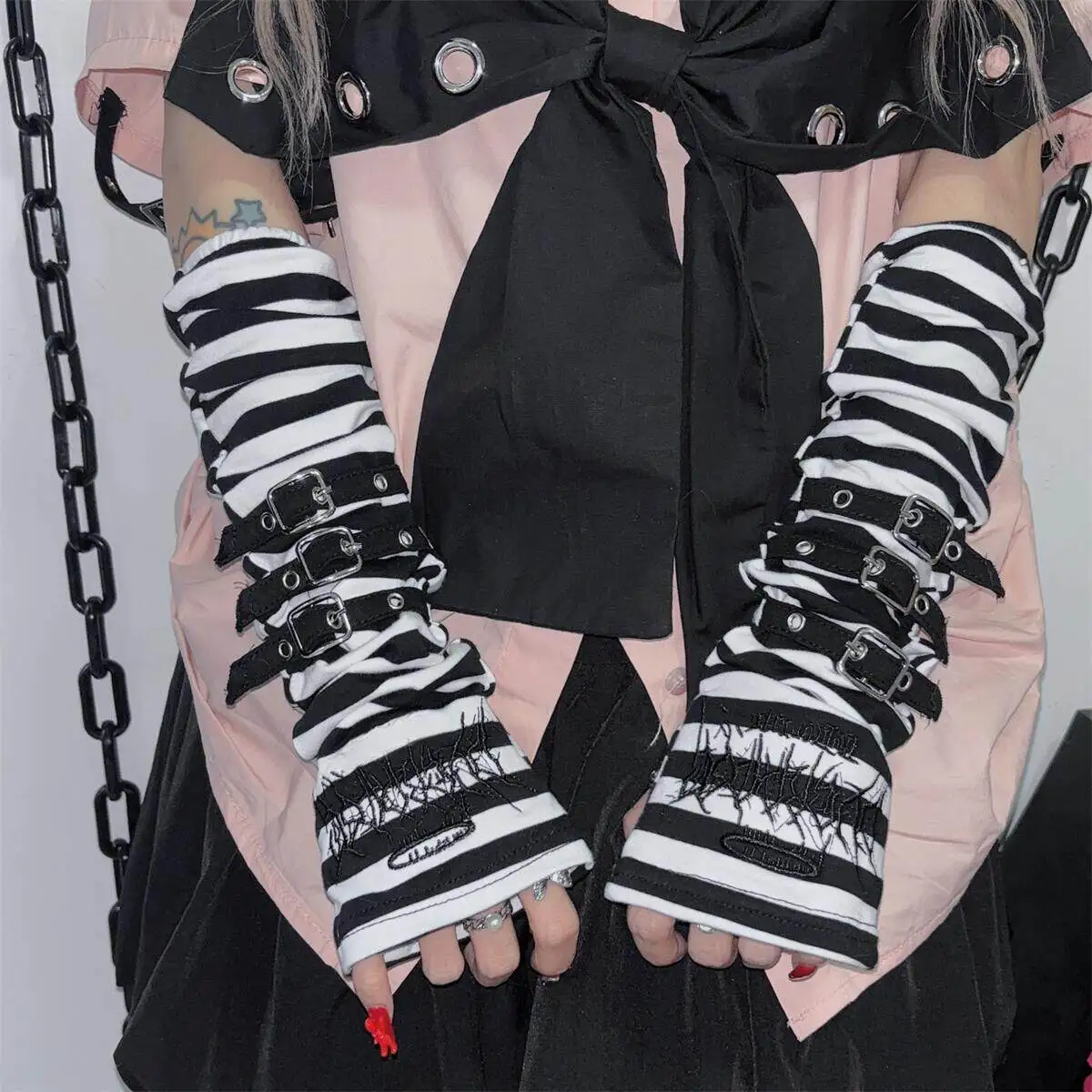 y2k-spicy-girl-gloves-harajuku-embroidered-striped-buckle-punk-style-black-white-hip-hop-oversleeve-street-dance-sleeves