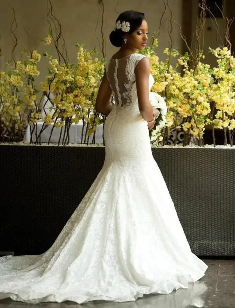 Customized Sleeveless Lace Appliques Mermaid Wedding Dresses Robe De Mariee Sweep Train Illusion Buttons Back Bridal Gown