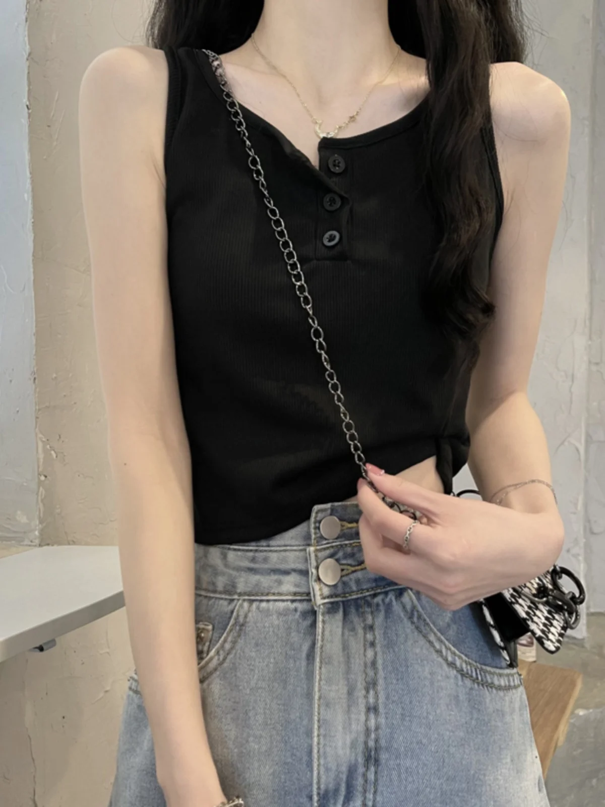 

Женский укороченный жилет больших размеров в стиле рабочей одежды, с эффектом слоя, на бретельках, для весеннего образа, для небольшой аудитории, с эффектом слоя, для ношения поверх одежды