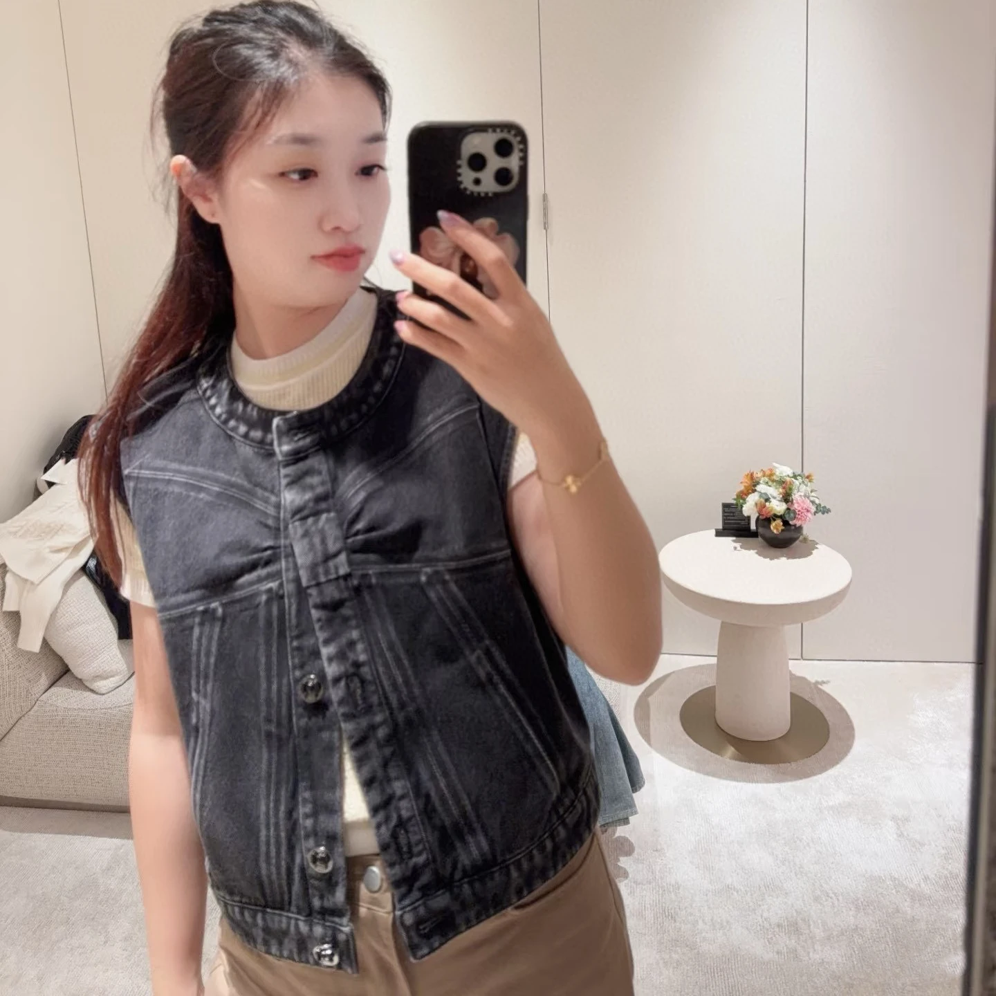 

Autumn and Winter New Bow Mother Buckle Age Reducing Temperament Versatile and Slimming Denim Vest Coat
