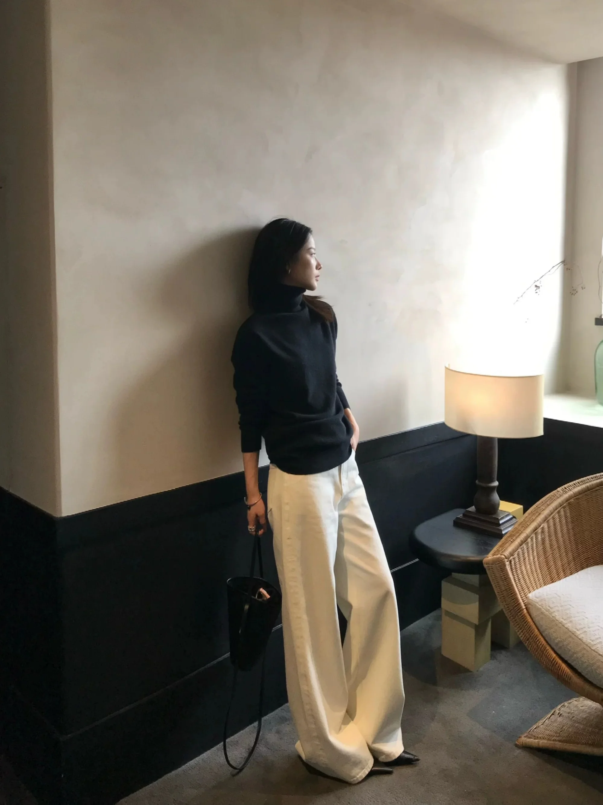 

Классические женские джинсы прямого кроя с широкими штанинами из хлопкового денима, со средней посадкой, новинка сезона Зима 2025, комфортная посадка, женские джинсы