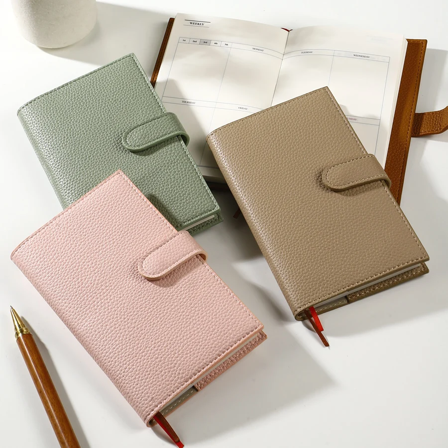 Quaderno settimanale A6 |   Cover compatta in pelle, ideale per On - the - Go Scheduling. Mantieni la tua settimana organizzata senza sforzo!