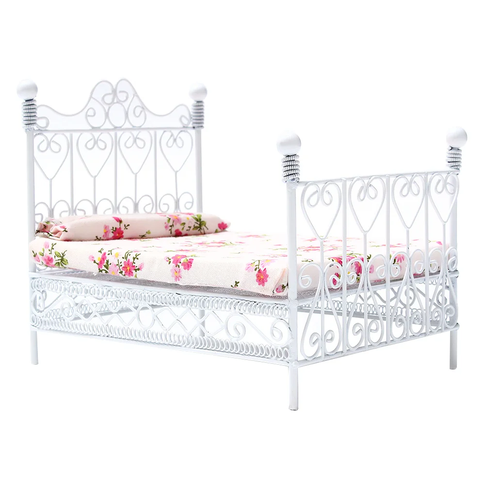 1:12 cama de casal de metal com colchão estampado de flores mini casa móveis em miniatura acessório de quarto (branco)