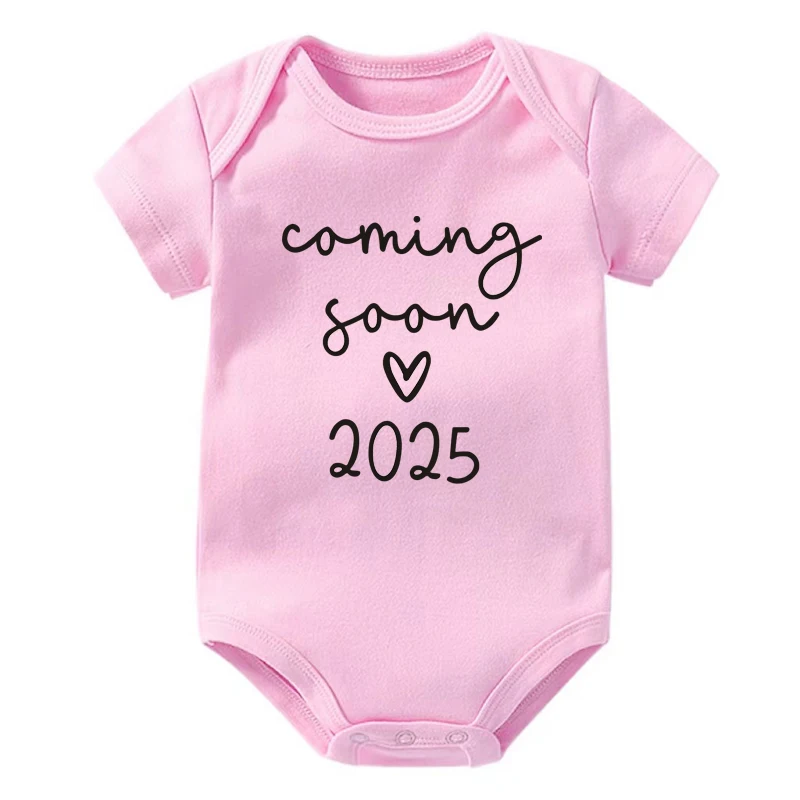 Baby Announcement Coming Soon 2025 Baby Bodysuits Summer Boys Girls Romper Newborn Body Pregnancy Reveal Clothes