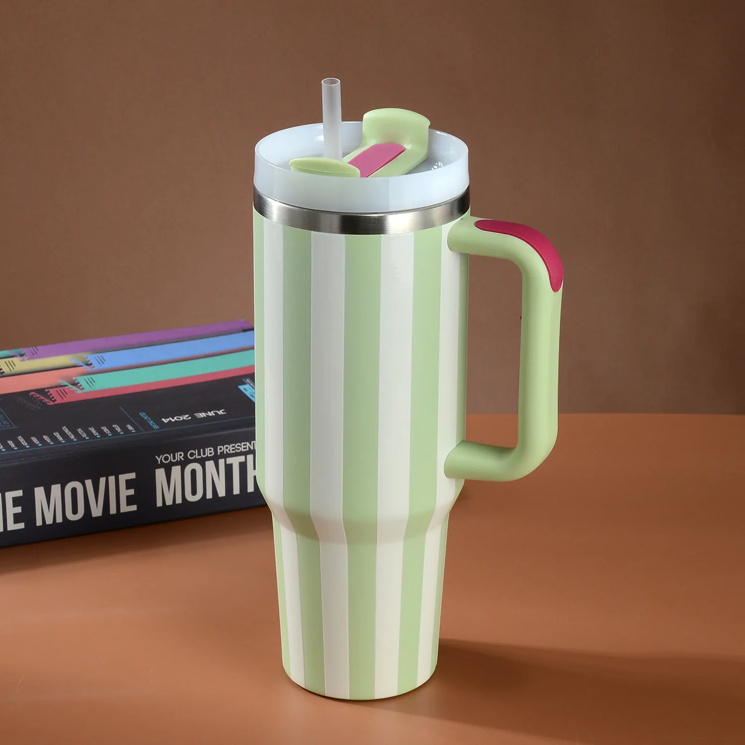 Popular listrado 40oz moda carro frio e retenção de calor grande capacidade copo de água de palha garrafa de água de aço inoxidável garrafa térmica