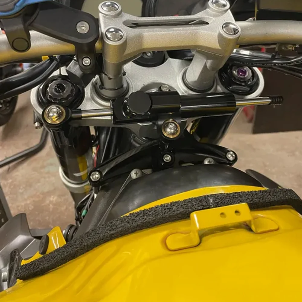 

Motorcycle Adjustable Steering Damper CNC Aluminum Direction Stabilizer Bracket Accessories For Yamaha FZ1 F Z1 FAZER 2006-2015