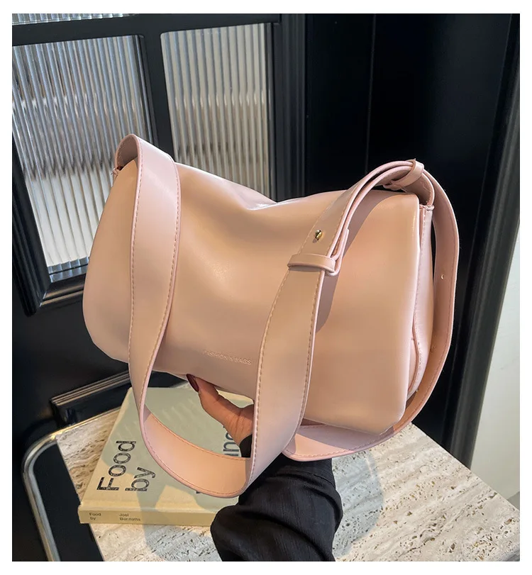 

2025 New Style Fashionable Bag - Casual Large Capacity Bag Shoulder Bag Stylish And Versatile Wide Shoulder Strap Crossbody Bag