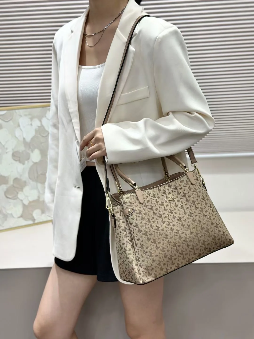 High End Women's Handbag Luxury Brand Designer Large Capacity Fashionable Versatile Casual Women's Shoulder Crossbody Bag 2024