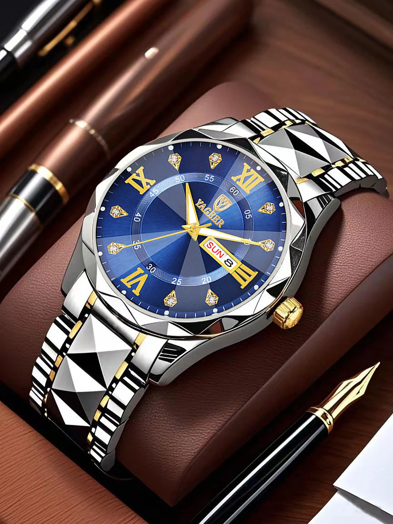 

Business fashion stainless steel men's Roman luminous quartz watch, a birthday gift for him, suitable for daily wear