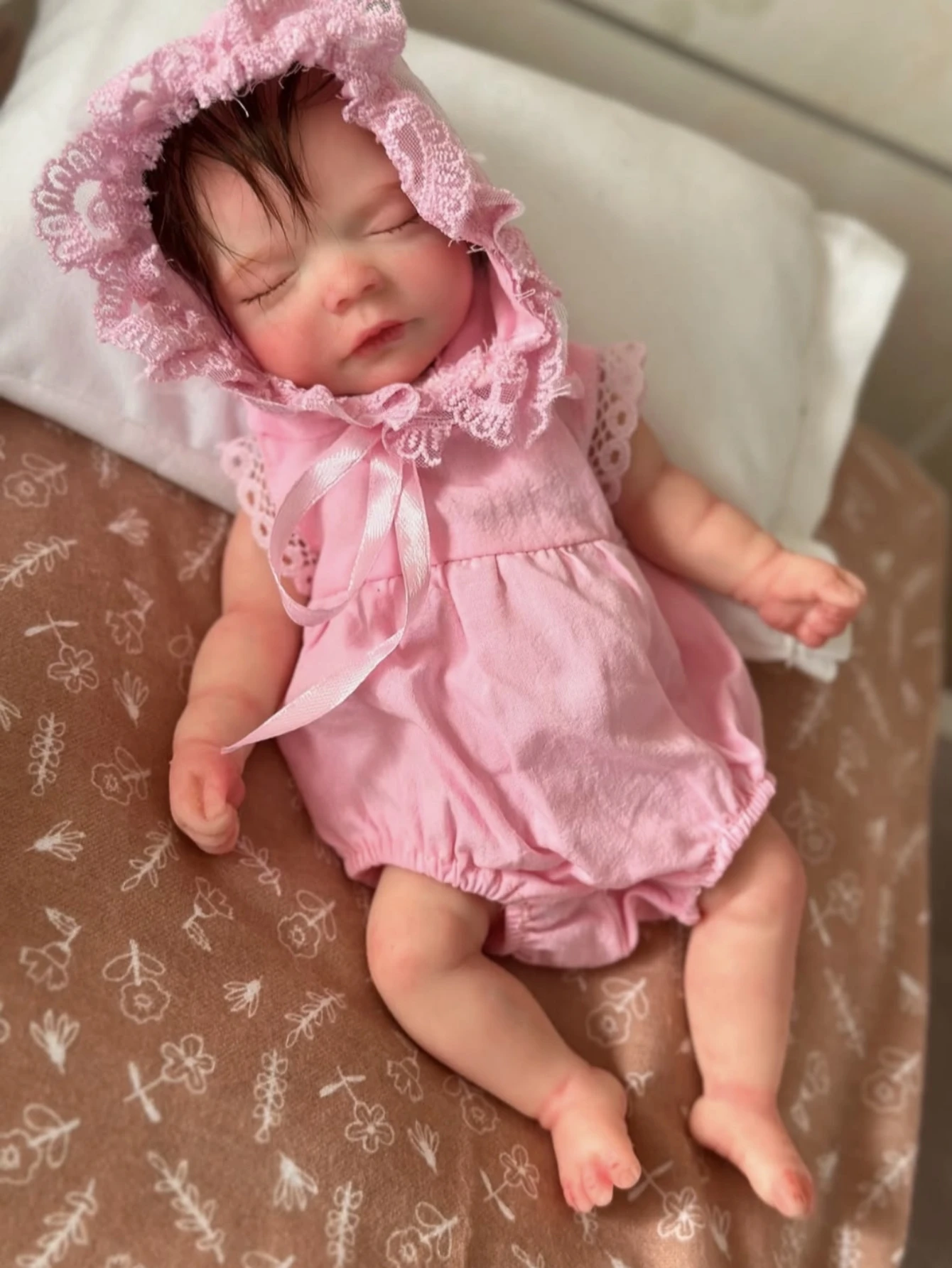 1PC 10 pouces corps complet Silicone bébé fille peint nouveau-né poupée belle à la main Reborn poupée avec des cheveux enracinés pour cadeau de noël