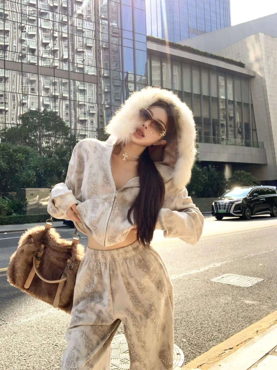 الرجعية ليوبارد طباعة الفراء طوق زمم هوديي دعوى النساء 2025 خريف جديد موضة فضفاض عادية بنطال ذو قصة أرجل واسعة قطعتين مجموعة #2