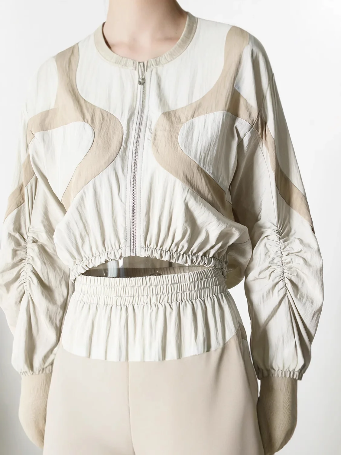 

Ladies' Spring/Summer Fashion Two-Piece Set Long Sleeve Short Pleated Coat and Half Skirt in Apricot Sunscreen Women's Set