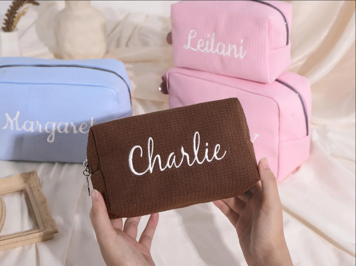 Personalized Embroidered Waffl - огляд і ціна Monogram Custom Case