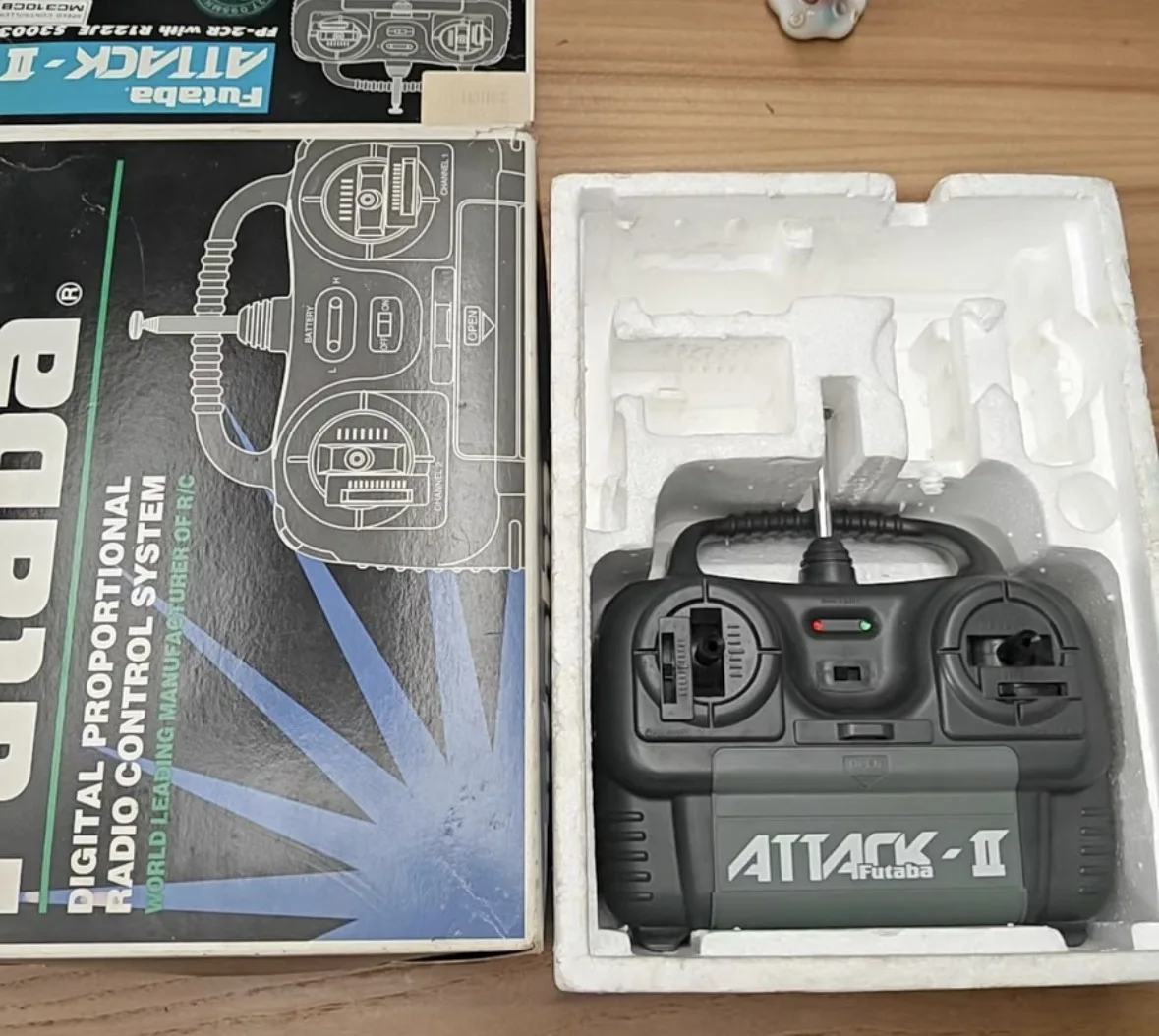 

Futaba Attack II FP-2CR 27 MHz Digital Proportional Radio Control System TX 27M for RC car truck boat