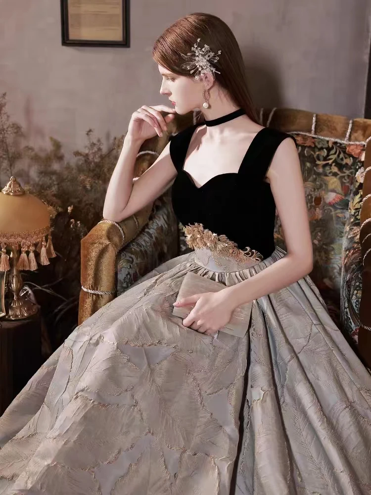 

Black Embroidery Evening Dresses A-Line Sweetheart Appliques Crystal Lace Up Sleeveless Long Princess Prom Wedding Gowns Elegant