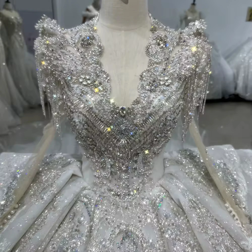 

Vestido De Casamento Noiva Long Sleeve Scalloped V Neck Wedding Dress Lace Up Back Beading Crystal Ball Gown Bridal Dress