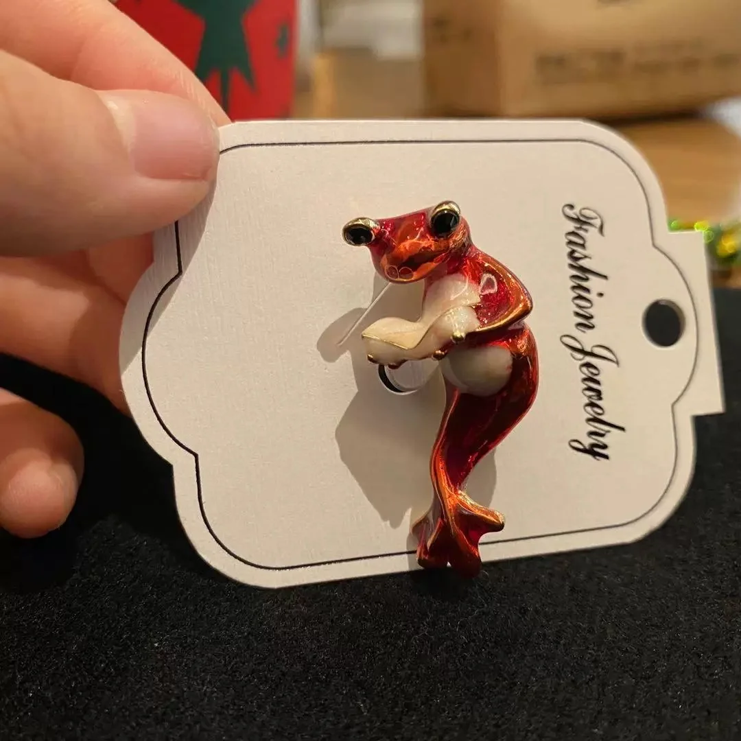 New Rhinestone Funny Frog Brooch Vivid Animal Pin Lady Kids Party Jewelry Gifts for Men and Women Vintage Decoration Badges