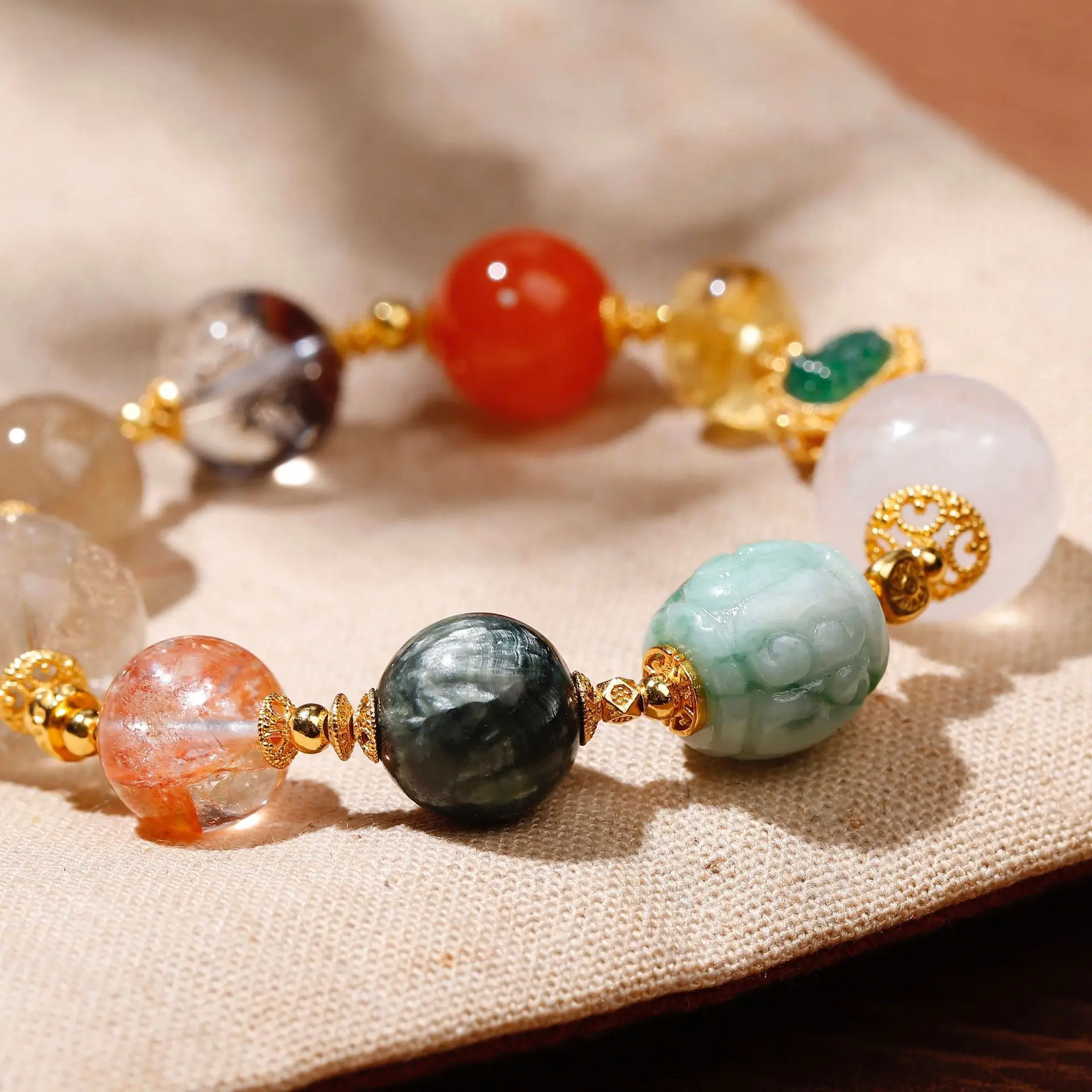 سوار كريستال طبيعي متعدد الأحجار الكريمة، شبح أخضر Nanhong Jadeite Pi Xiu 925 فضي، هدية مجوهرات من الأحجار الكريمة على شكل زهرة