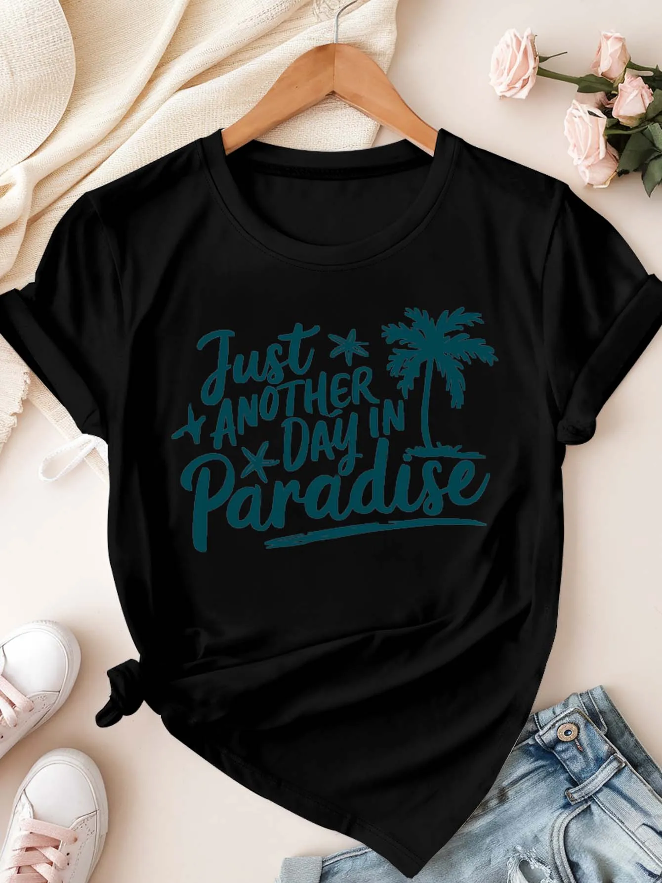 تي شيرت برسومات استوائية Just Another Day In Paradise مقاس كبير لباحث الأناقة المريحة