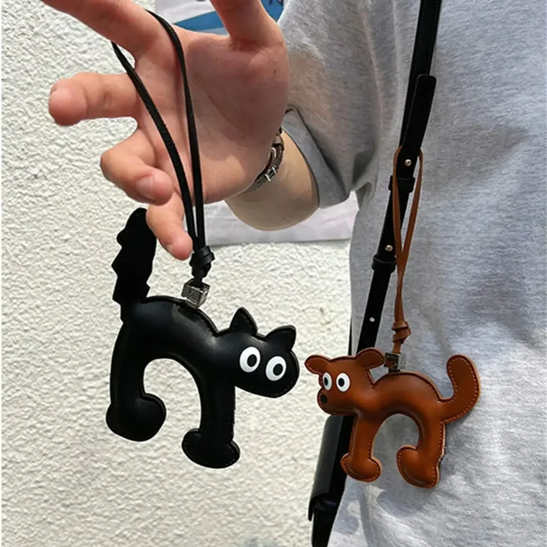 2024 New Cute Funny Kawaii Black Walking Cat Eyes PU Leather Keychain Pendant Decorative Accessories Cartoon Home Decro Gifts