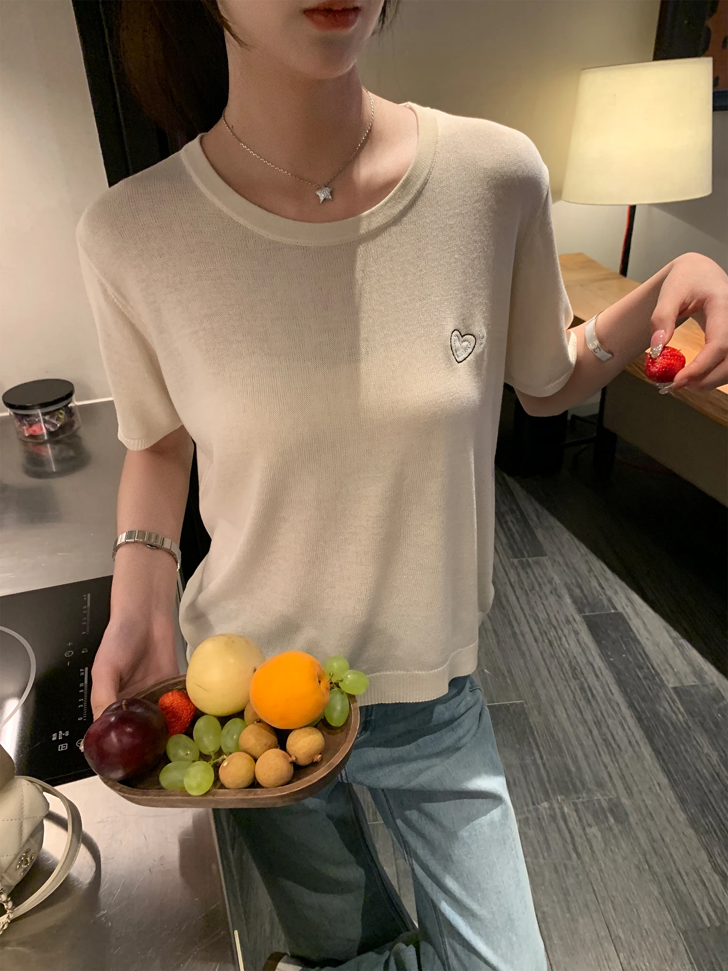 

Легкий дышащий женский вязаный топ из ледяного шелка с коротким рукавом, летний тонкий белый льняной повседневный модный топ в корейском стиле