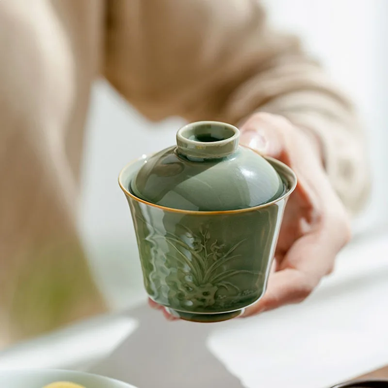 100ml Yue Kiln Celadon Tea Tureen Relief Greeting Pine Orchid Covered Tea Bowl With Lid Tea Making Device Gaiwan Kung Fu Teaset