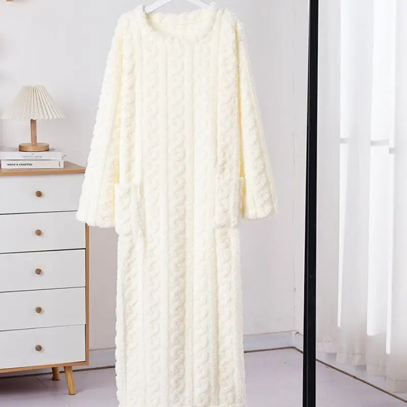 

Женская одежда Пижамы Зимний хит-продукт Новый продукт Сохраняет тепло дома Длинный стиль Свободные утолщенные Изысканные модные милые