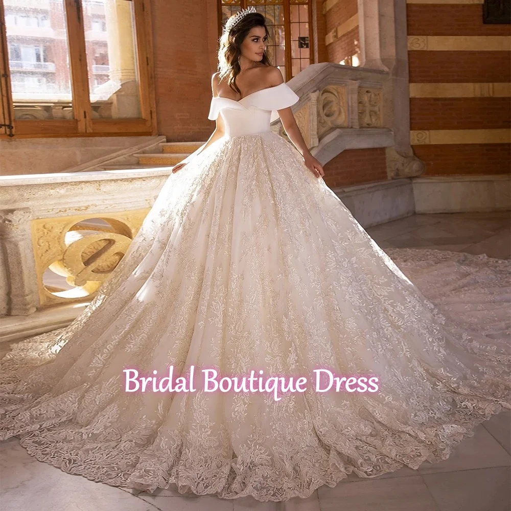 Customized Exquisite Sexy Boat Neck Backless Lace Ball Gown Wedding Dresses  Short Sleeve Applique Cathedral Train Vintage Brida