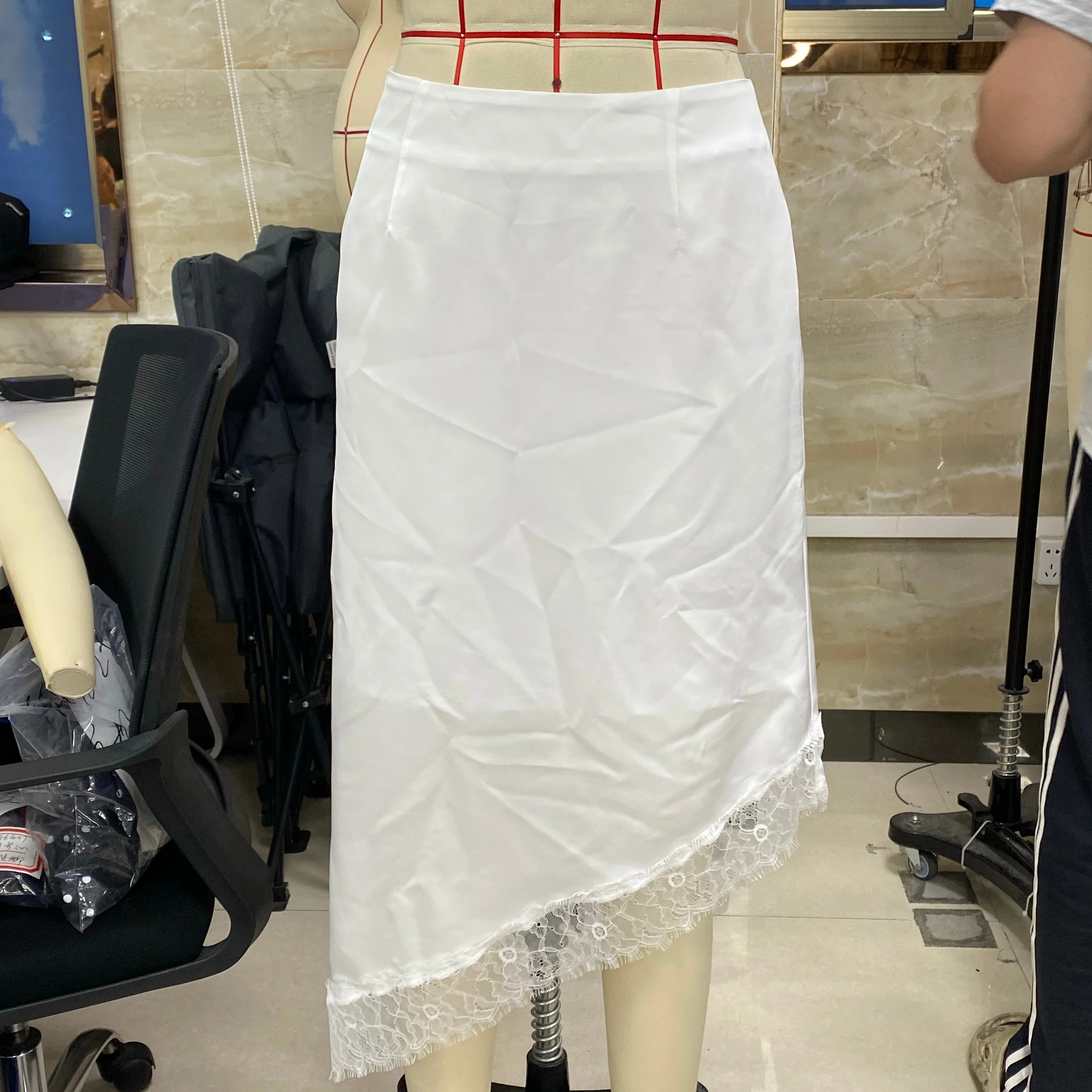 Luxury Women Asymmetrical Soild Color Midi Skirts Casual Elegant Lace Hem Santin Skirt for Beach Vacation Office