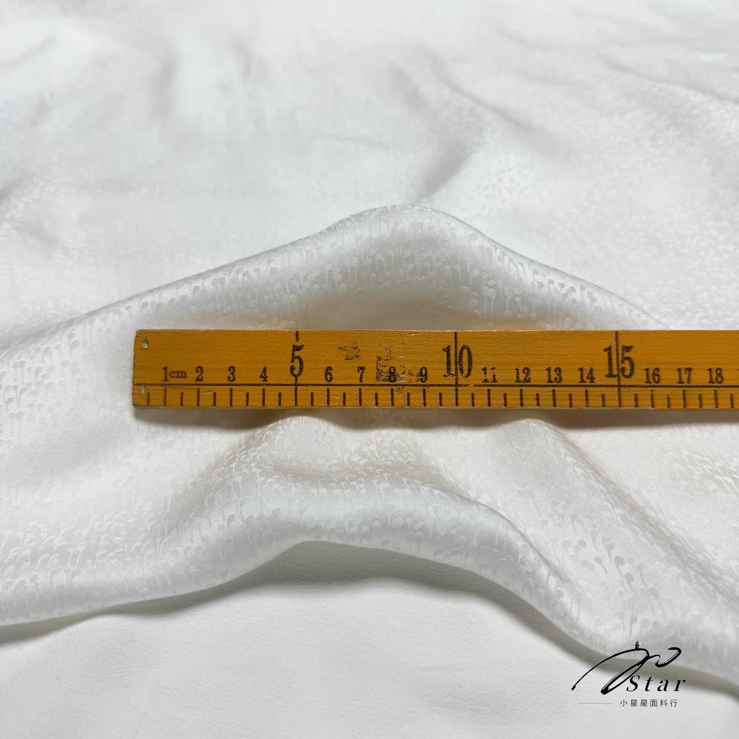 100% Silk Thin White Raindrop Jacquard Silk Satin Fabric Cheongsam Shirt Silk Silk Fabric