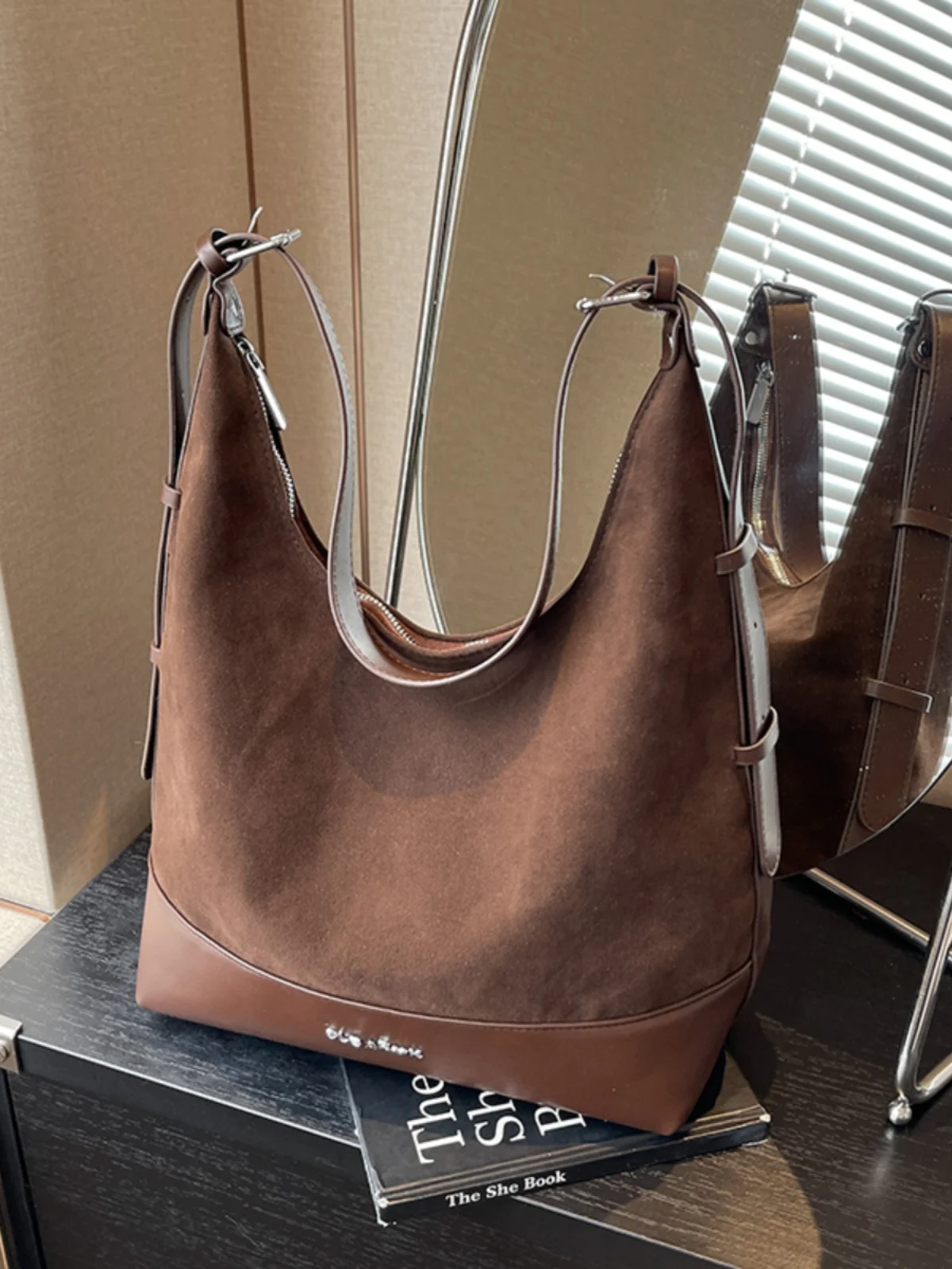 Autumn/Winter Large Capacity Bags 2023 New Suede Shoulder Bags Popular Crossbody Bags Fashion Bucket Bags