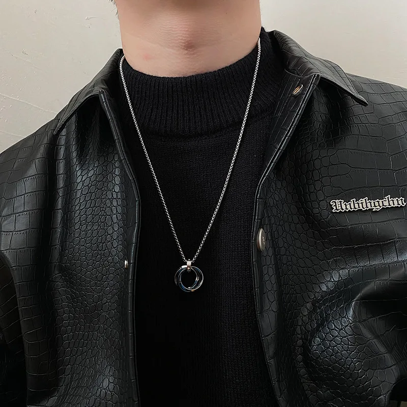 Collier Hip-hop à trois anneaux en acier titane pour hommes, ne se décolore pas, Simple et raffiné, personnalité mineure, pendentif de marque, marée rouge