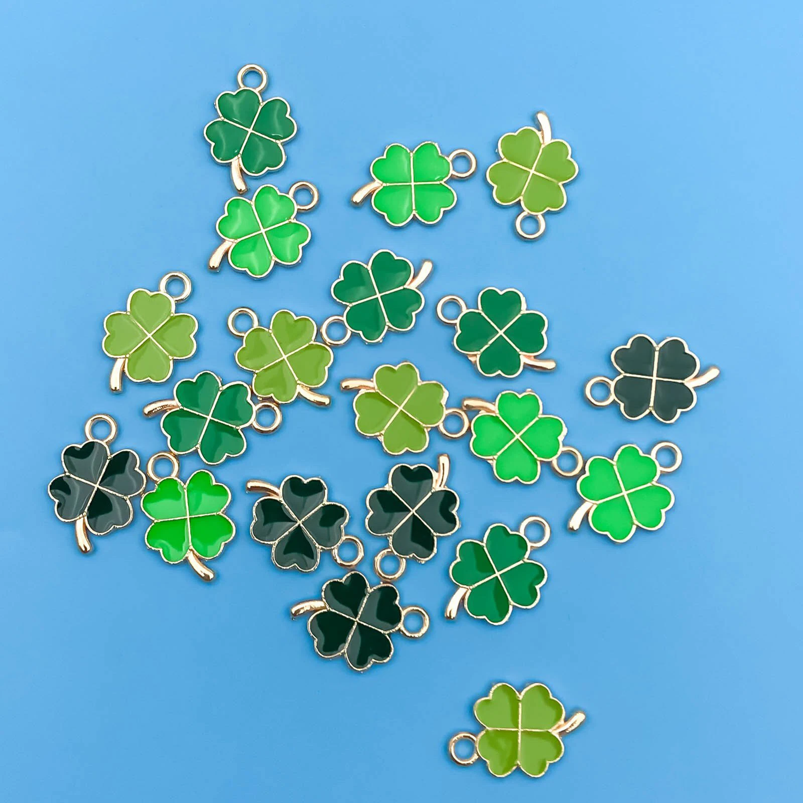 Randomly Mix 20pcs/Set Drip Oil Green Four-leaf Clover Shaped Charms Pendants for DIY Necklace Bracelet Earrings Jewelry Making