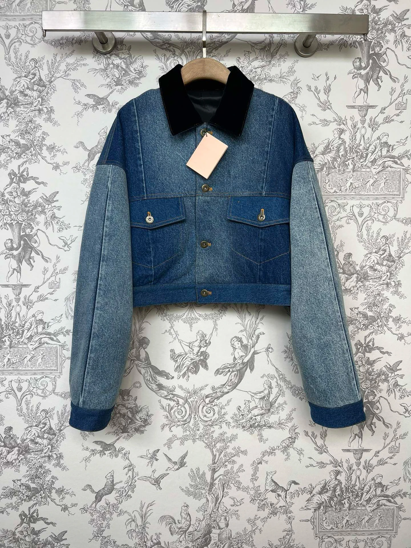 

Early spring 2024 new style, denim jacket, tannin washed fabric, light and dark color washing process, youth