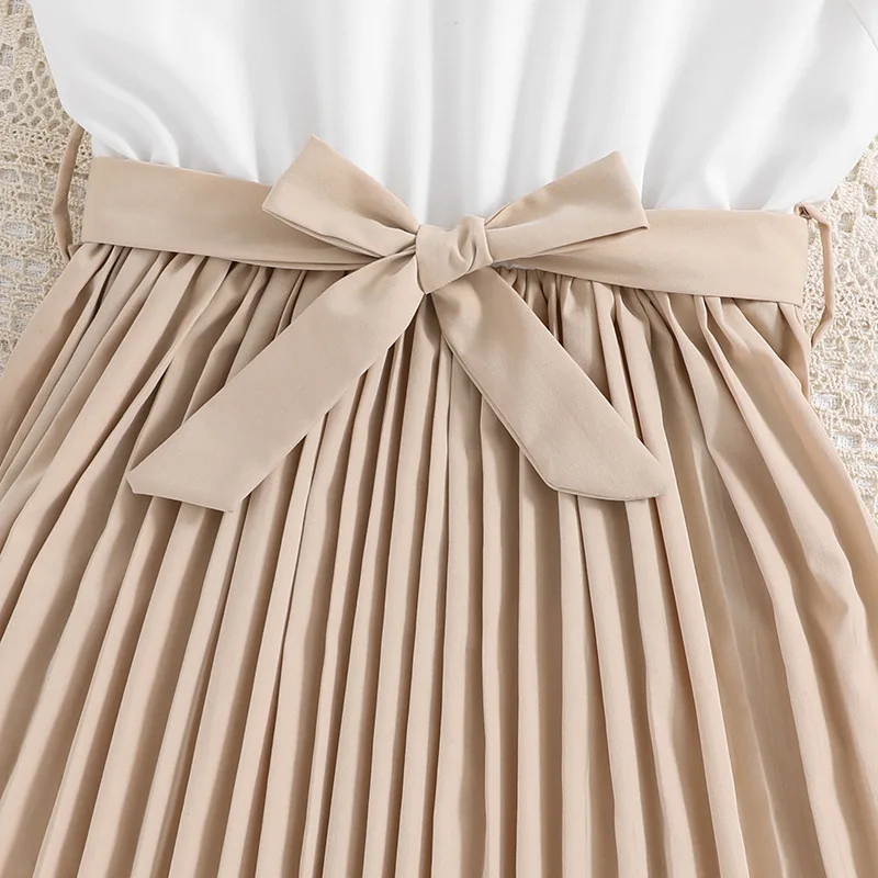 Süßes und elegantes Kleid mit Spitzenkragen und fließenden Ärmeln für Mädchen im Alter von 4 bis 13 Jahren, mit plissiertem Rock und Gürtel, ideal für den Sommer. – Detail 8