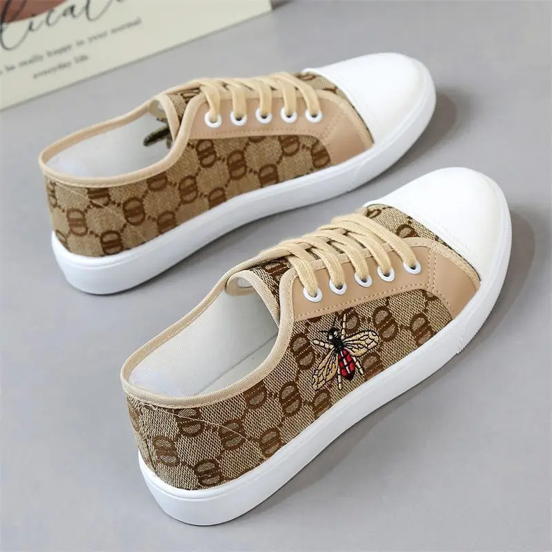 

Canvas Shoes Female 2024 Spring Cute Girls New Fashion Breathable Students Hundred with Summer Soft Bottom Casual Board Shoes