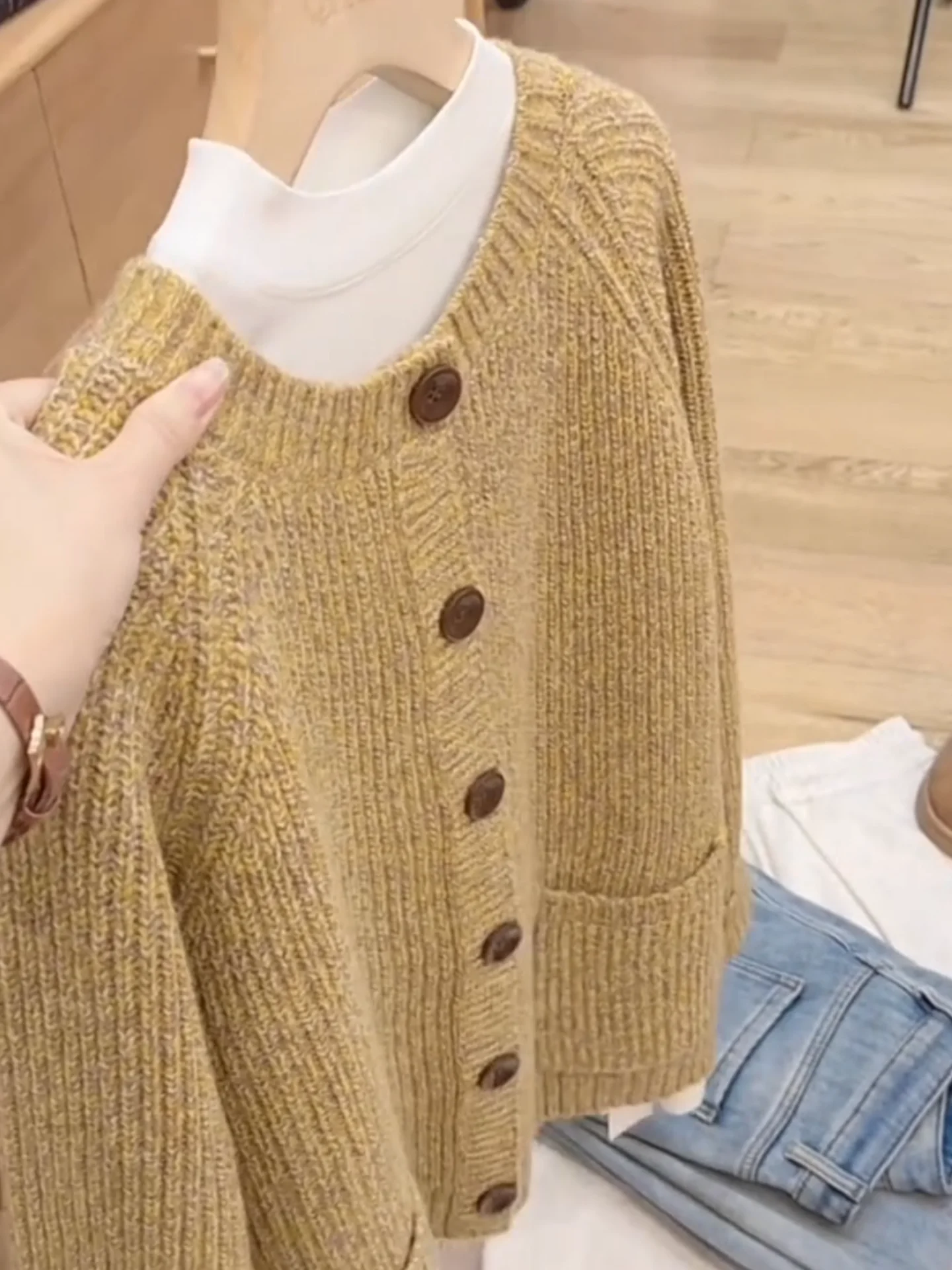 Ранняя осень 2025 г., корейский Sle Faion, круглый свободный утягивающий маленький вязаный открытый кардиган, женский универсальный спортивный костюм...