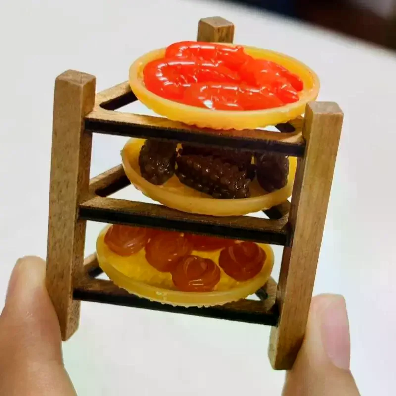 1 مجموعة دمية مصغرة متعددة الطبقات تجفيف مثلث تخزين الرف الغذاء تخزين الرف المشهد ديكور بيت الدمية الملحقات