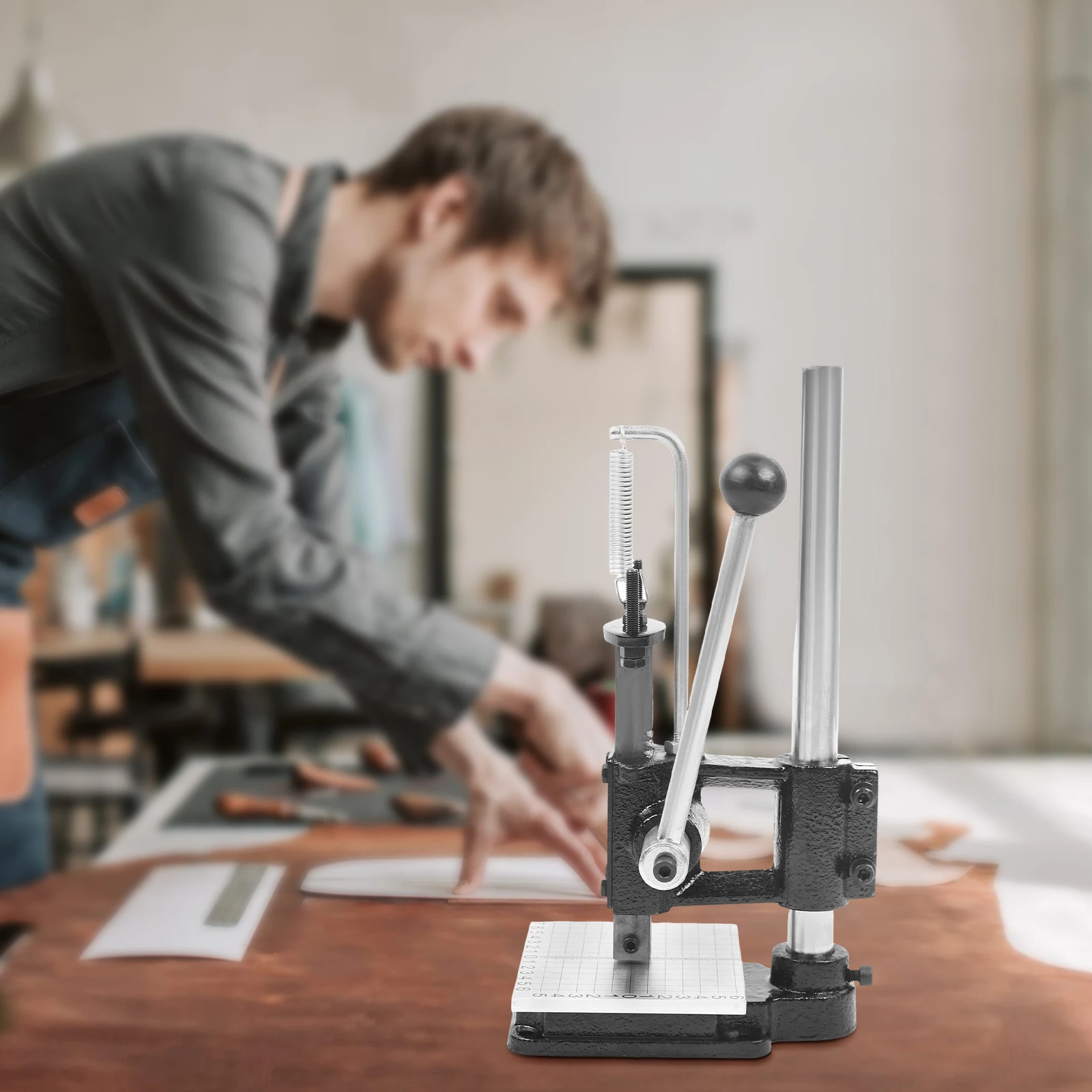 

Ручная штамповочная машина, ручной пресс-перфоратор, машина для отпечатки кожи, пресс-инструмент для пробивания отверстий для штамповки зубцов, штамповки