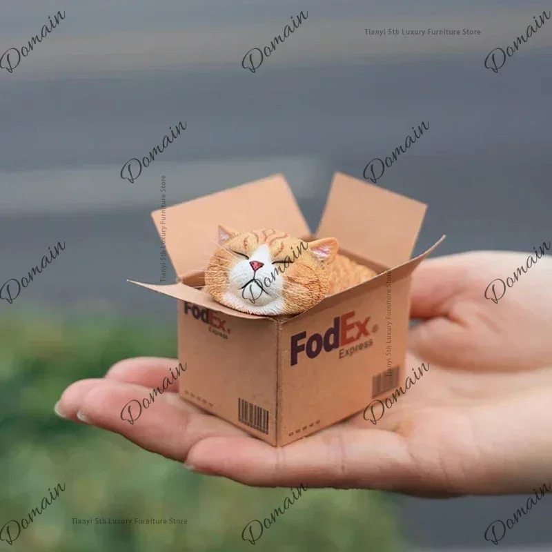 YUH Express Cat Cute Idea Car Decoration Nordic Simple Desktop Miniatures Aesthetic Orange Cat Action Figure Home Decor Estatua
