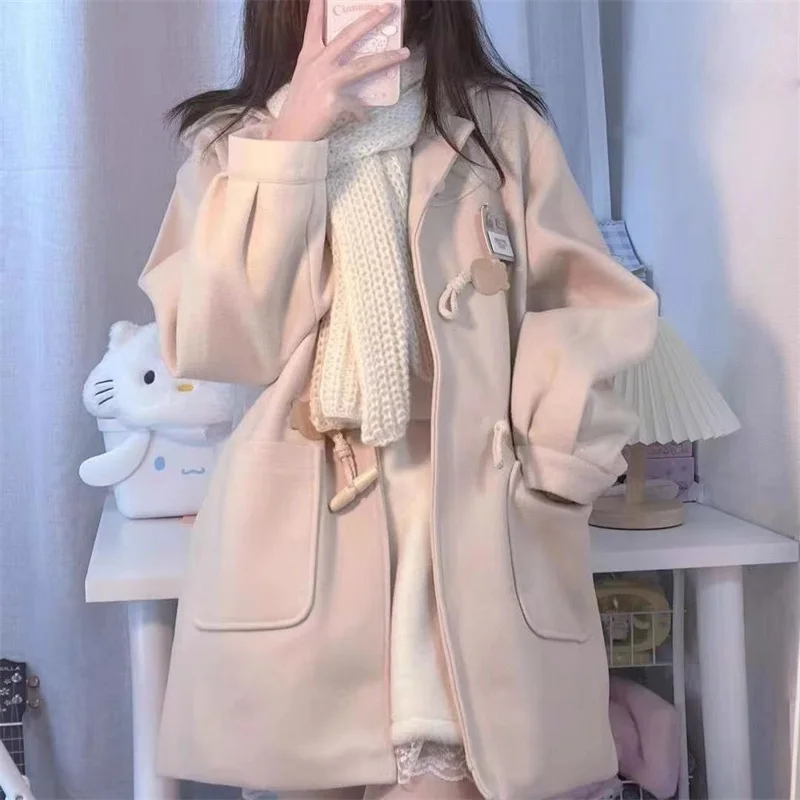 Cappotto di lana da giorno con fibbia in corno autunno-inverno 2024 per cappotto di lana con cappuccio da studente di media lunghezza in stile