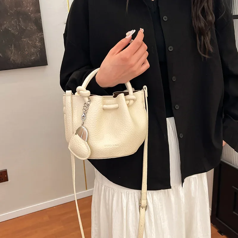 

2025 New! Simple Lychee Pattern Women's Bag - Versatile Pleated, Niche Shoulder & Messenger