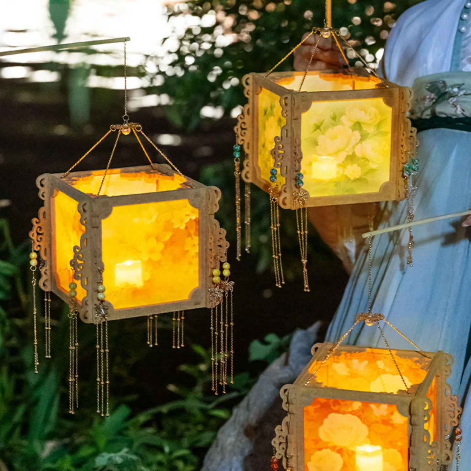 

DIY Wooden Festival Lantern Handheld Luminous Square Palace Lantern Parent Child Interactive Decorative Crafts Party Decors 2026