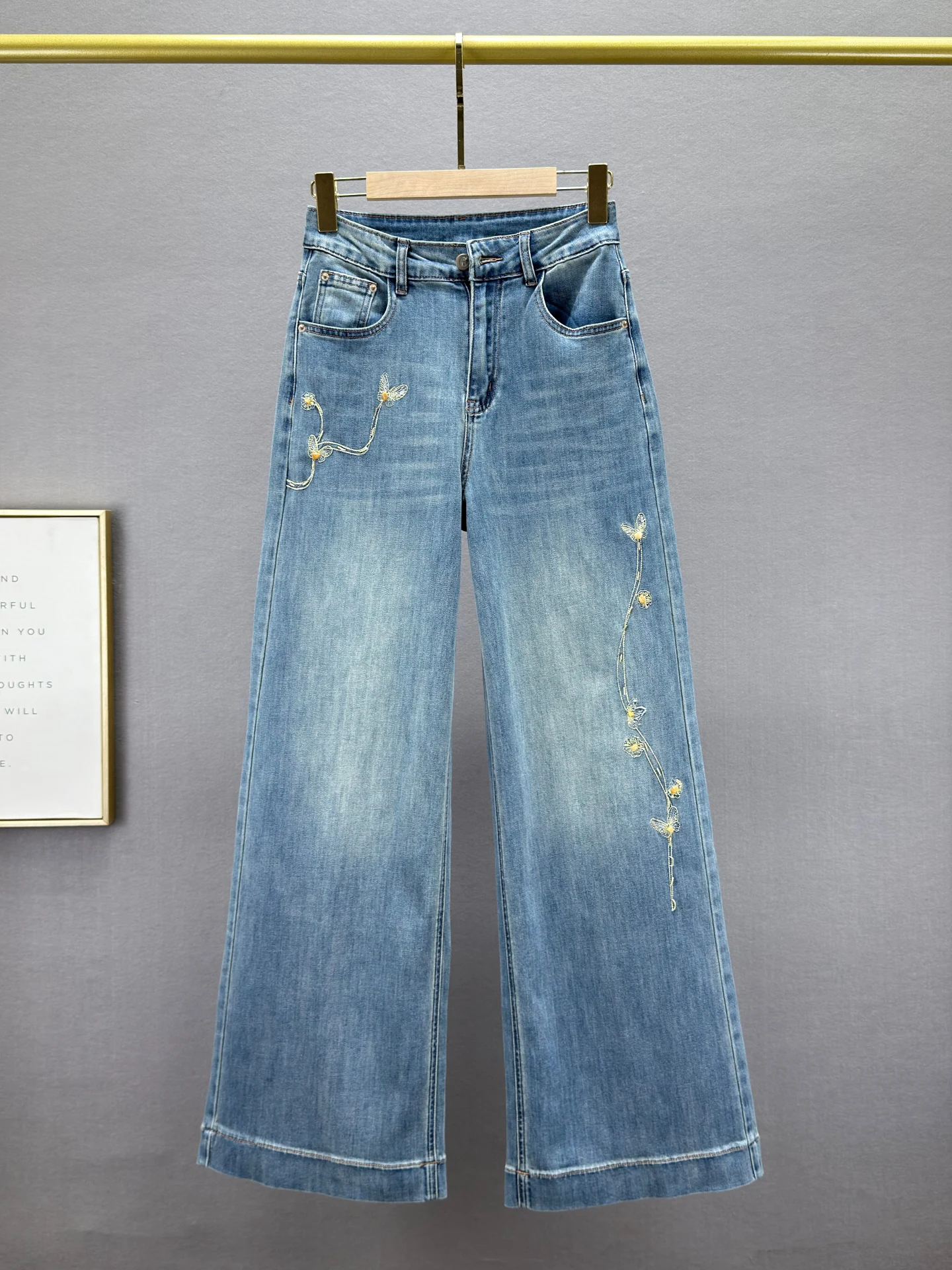 

Retro Waed Embroidered High Waist Loose Fit Wide Leg Jeans Women's Spring 2026 New Sle Slimming Long Floor Length Pants