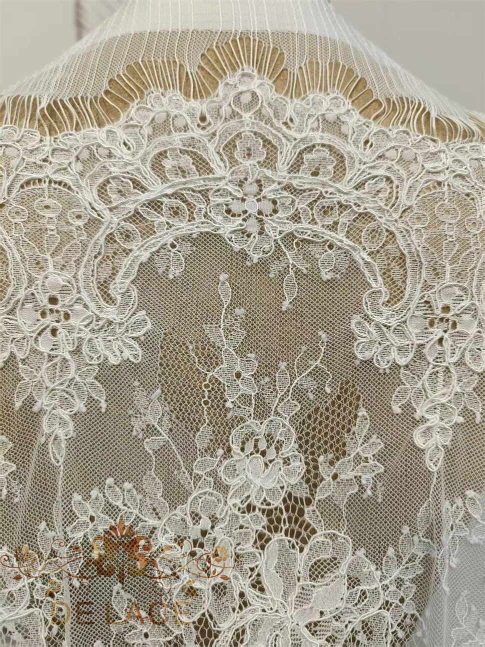 Alta qualidade francês cílios renda floral bordado tecido de renda com fio francês chantilly tecido de renda para vestido de noiva