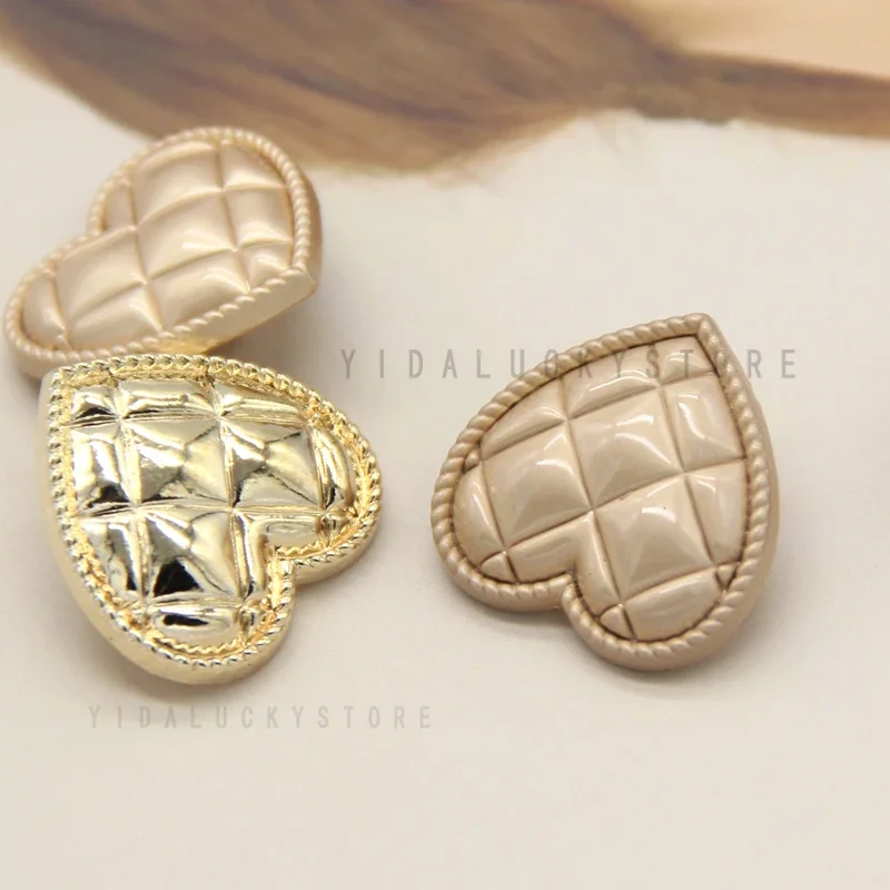HENGC 10pcs 18/20/25mm Vintage Heart Gold Metal Buttons For Clothes Women Coat Blazer Suit Cute Decorations Sewing Accessories